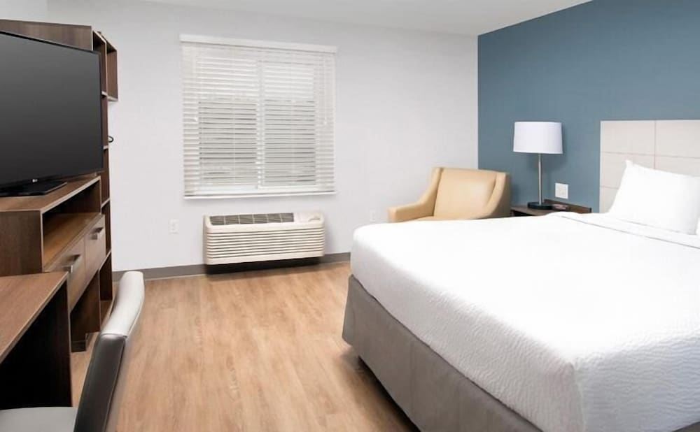 Basic, Queen Bed, Accessible, WoodSpring Suites Round Rock - Austin North 2/5