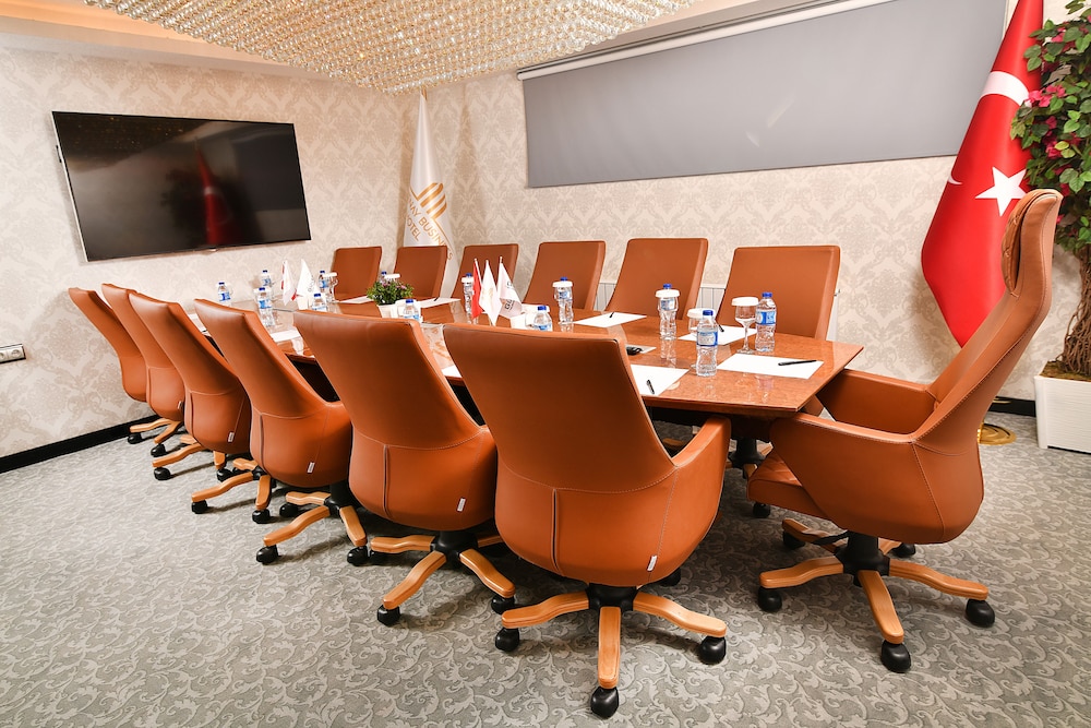 Guvenay Business Hotel 59/66