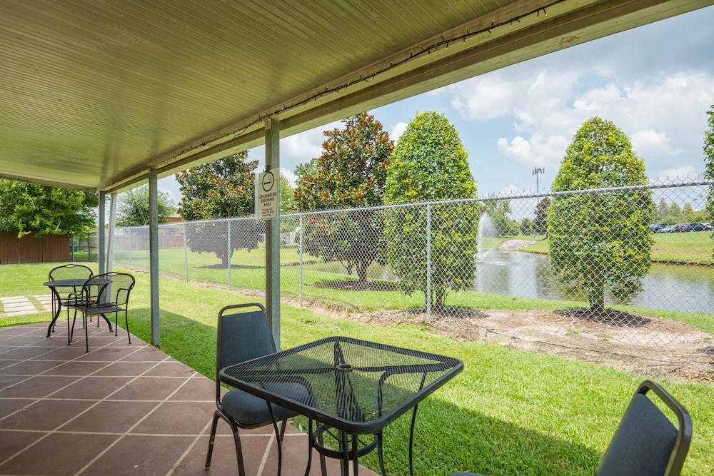 Trident Inn And Suites 46/60