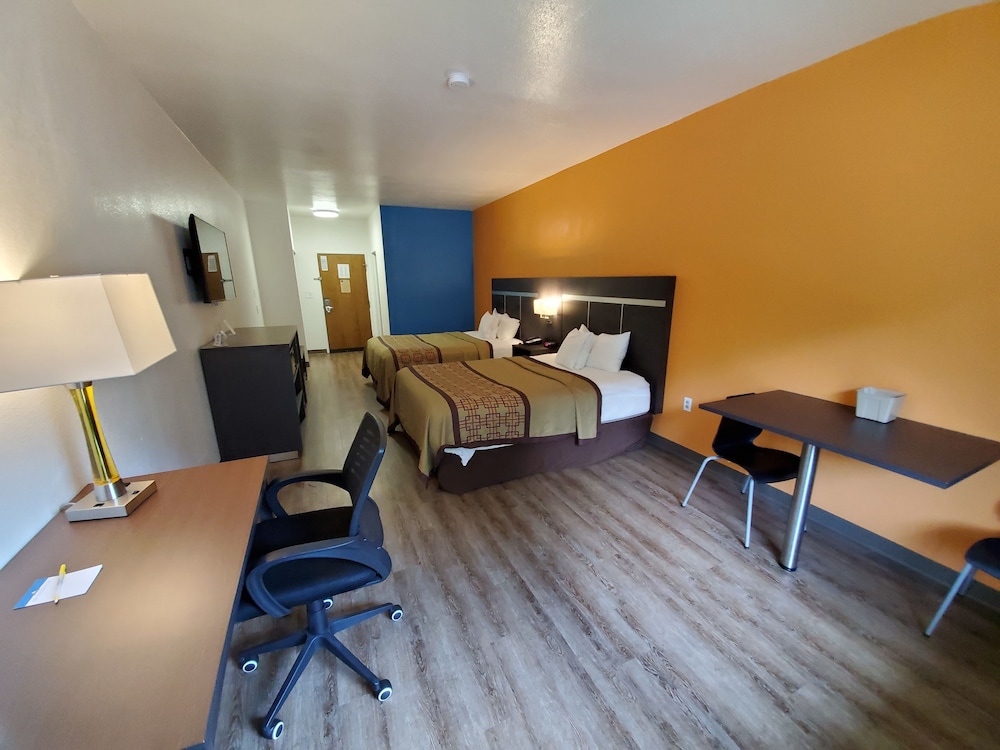 Days Inn by Wyndham Lexington 18/26