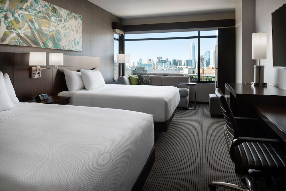 ROOM, 2 QUEEN BEDS, SOFA