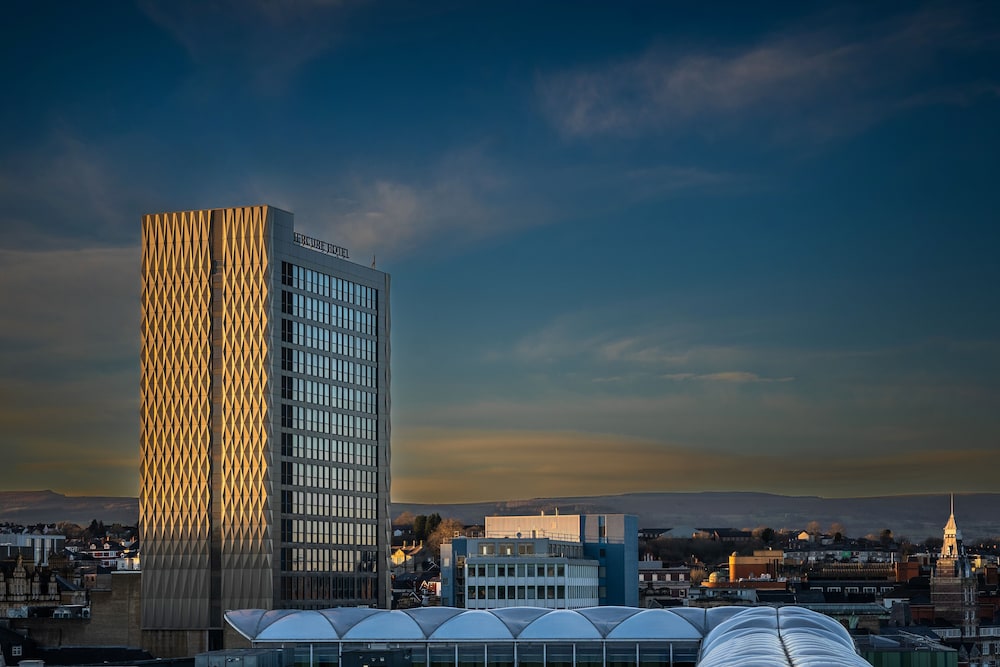Mercure Newport 5/50