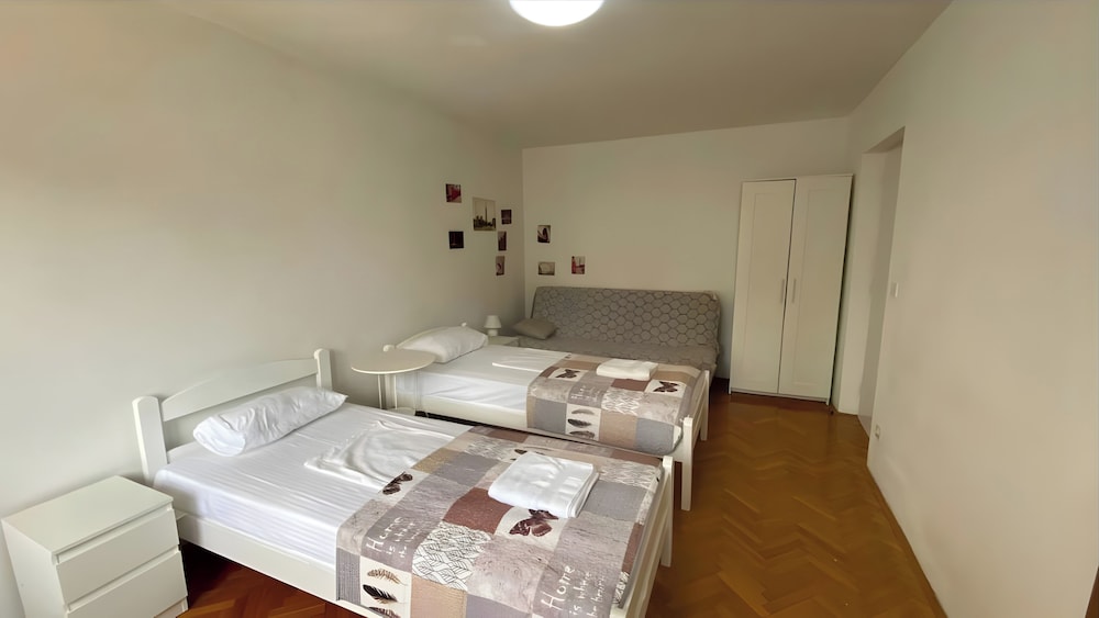 EMONA Guesthouse Ljubljana 13/26