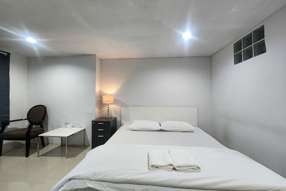 Freesia Guesthouse Suvarnabhumi 12/34