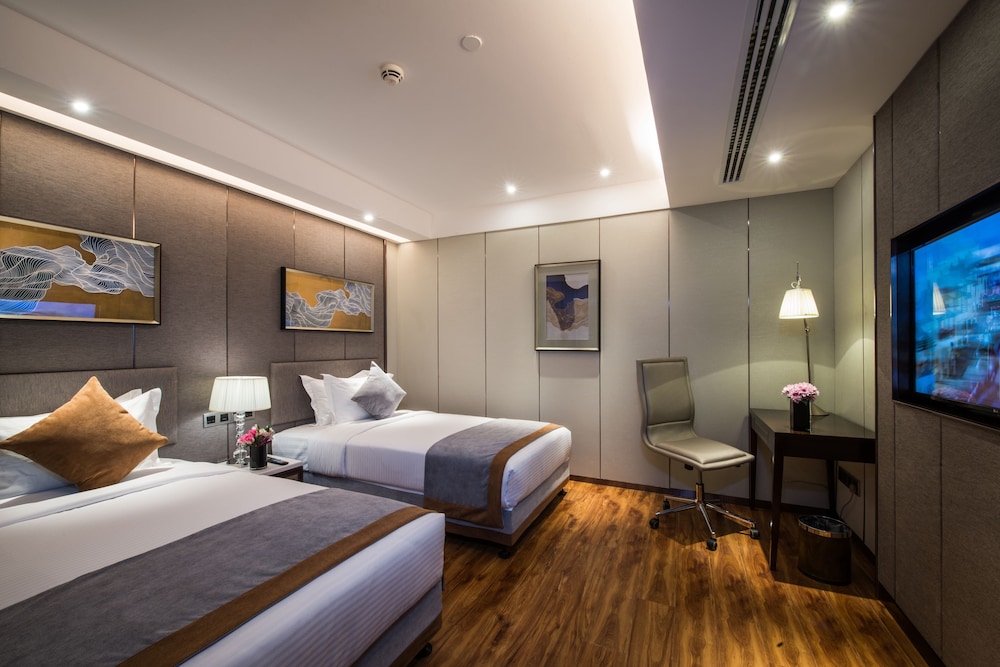 DELUXE, TWIN BEDS