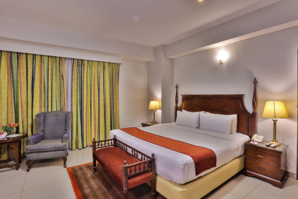 EXECUTIVE, SUITE