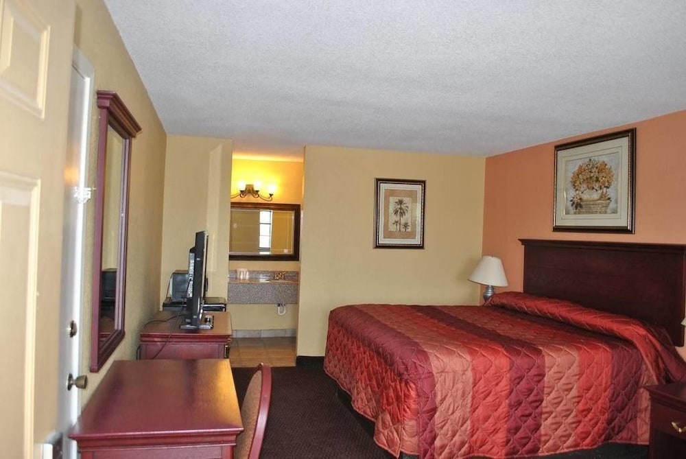 Executive Inn 20/35