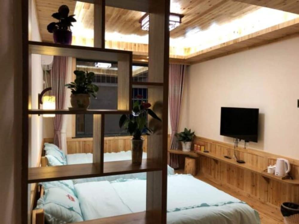 Zhangjiajie Yunqi Inn 7/10