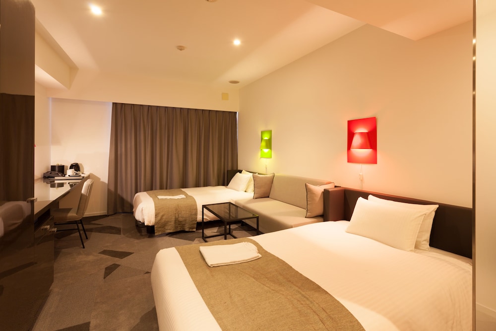 SEMI ROOM, PREMIER, 2 SEMI DOUBLE BEDS, SMOKING