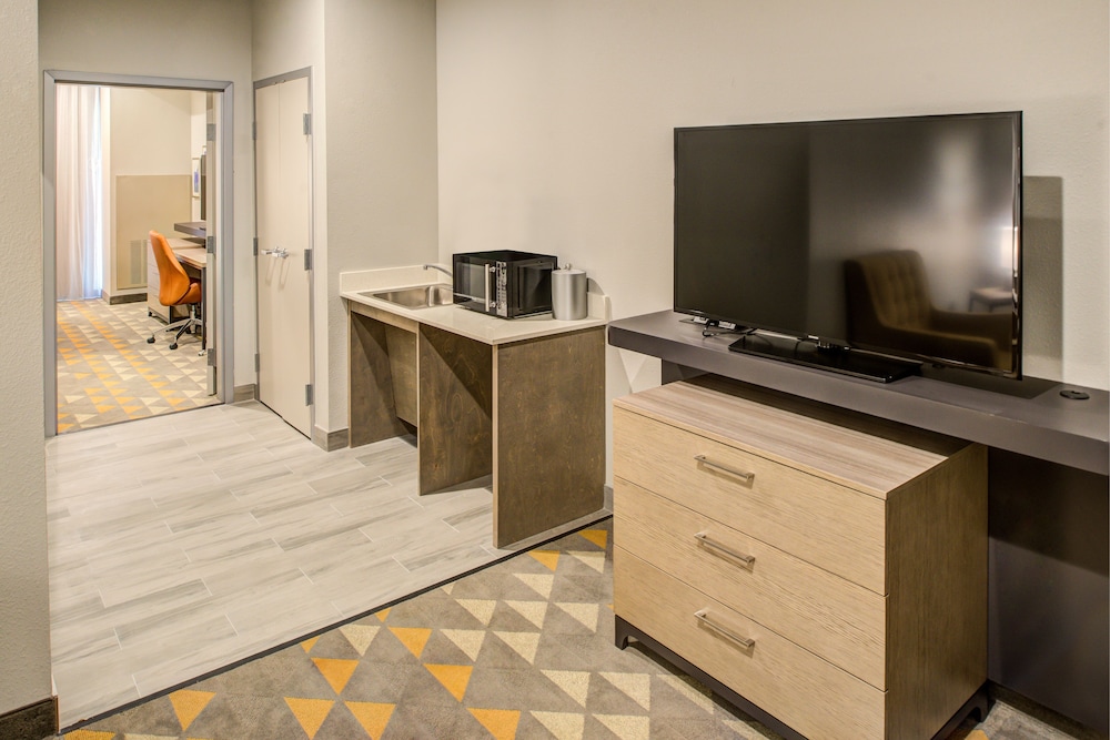 Holiday Inn Hotel Suites Houston West Katy Mills 9/54
