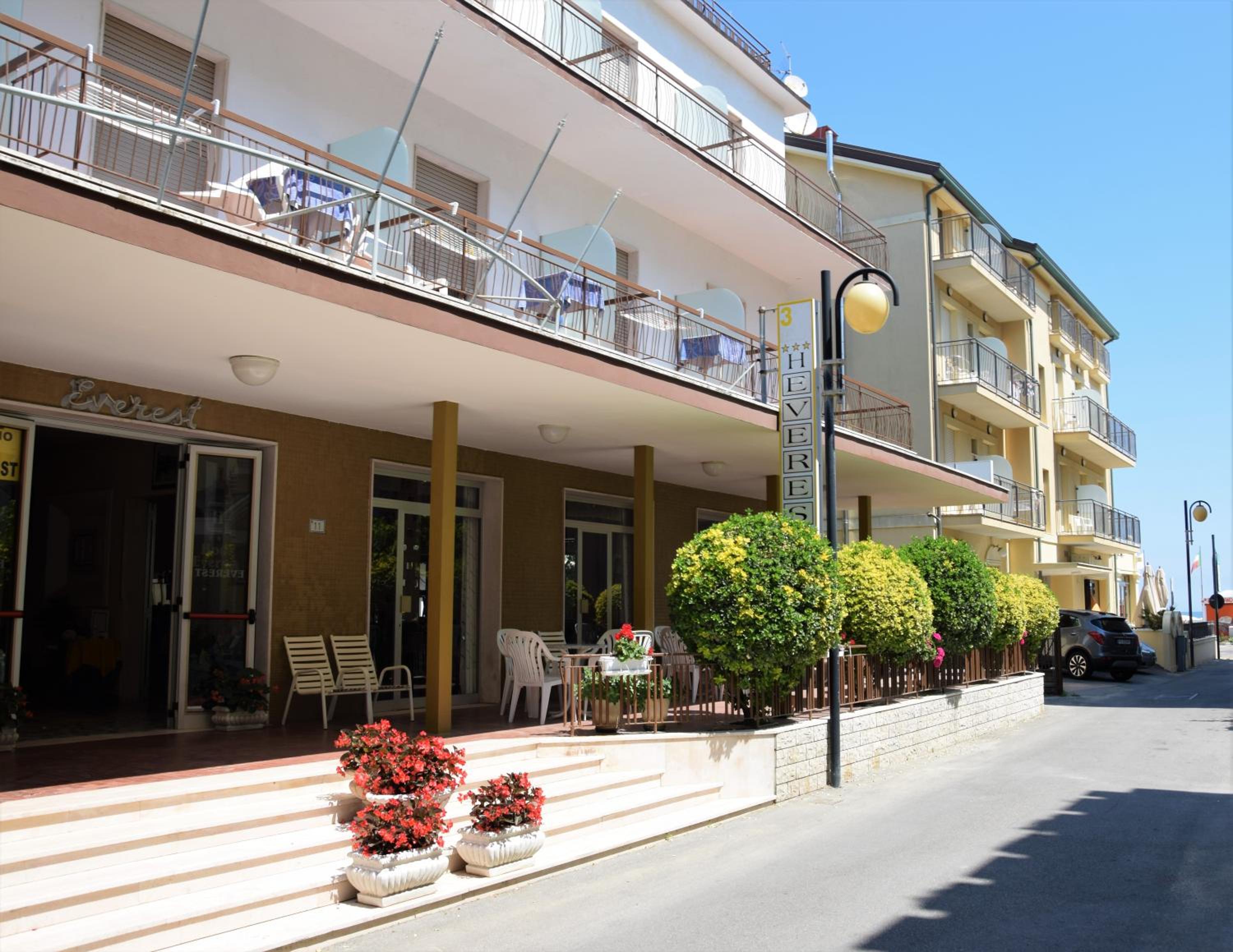 Hotel Everest 2/50