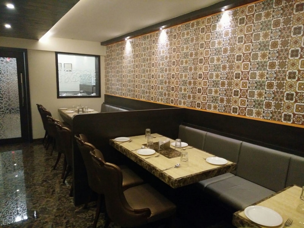 Hotel 24 Seven 34/40