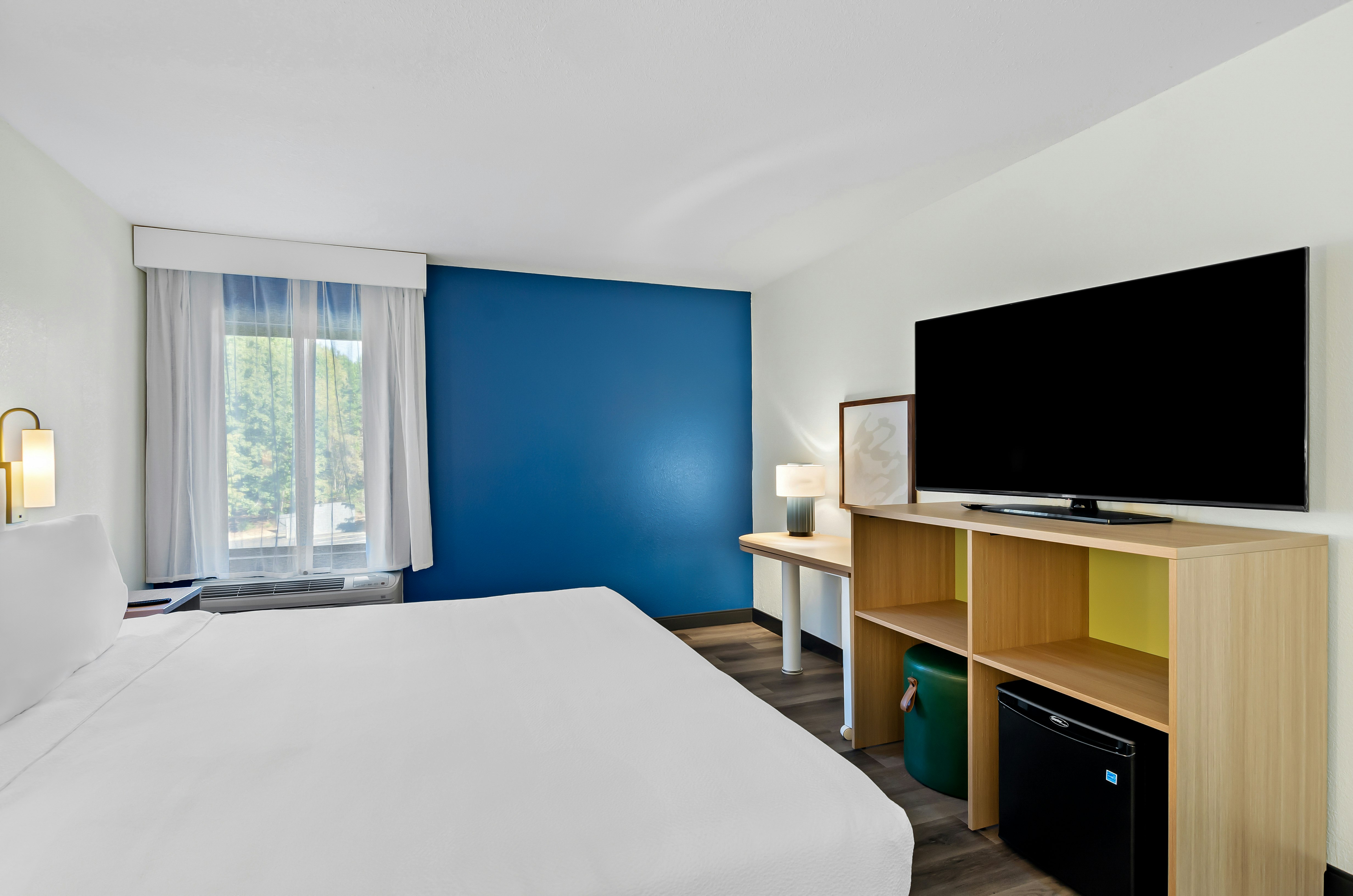 ROOM, KING BED
