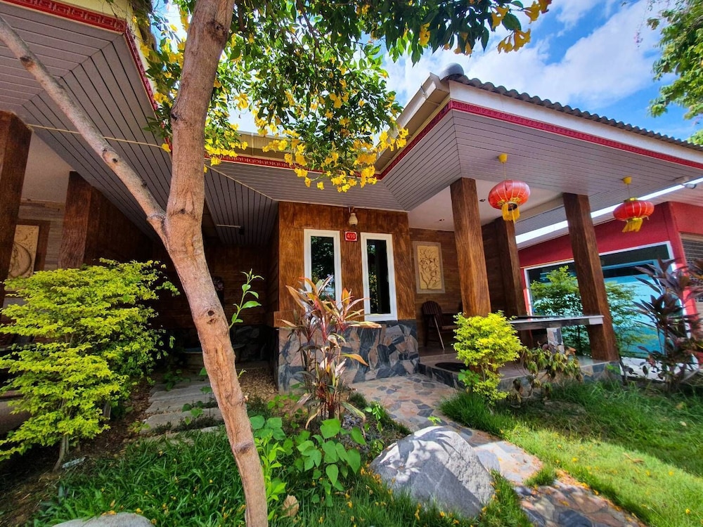 Dream Park Resort 8/75