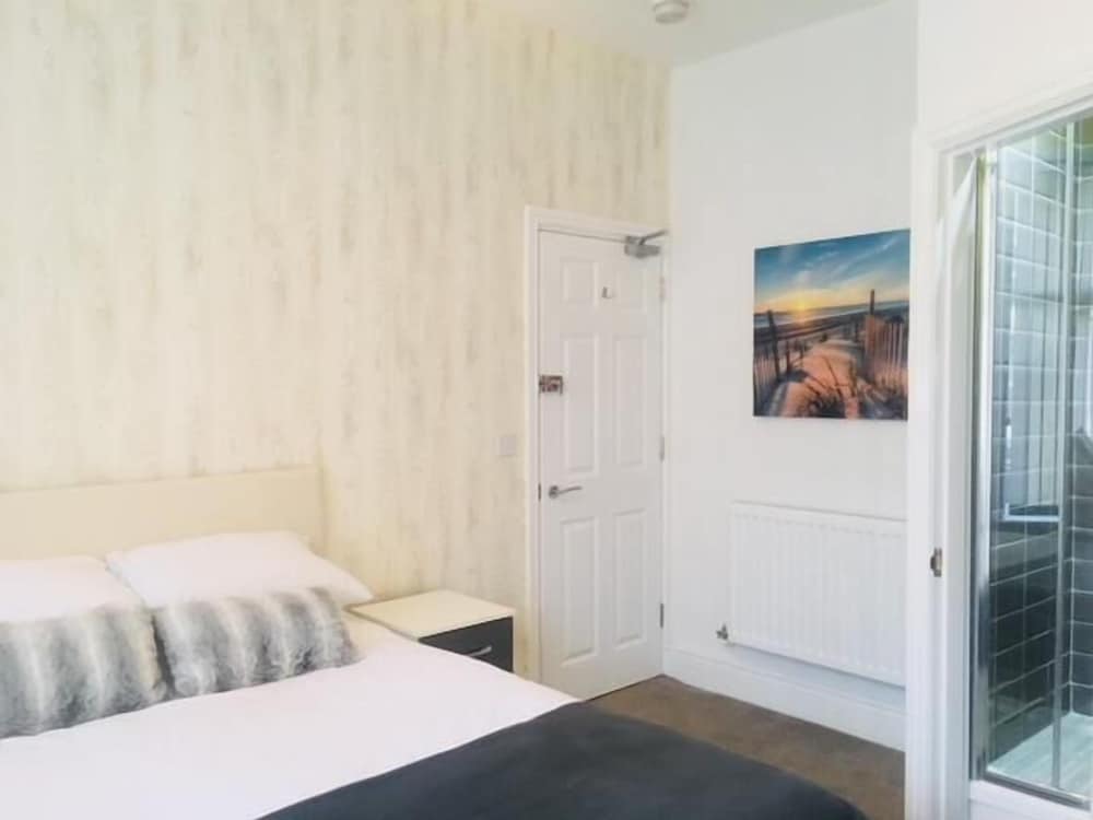 Townhouse @ Westminster Street Crewe 4/6
