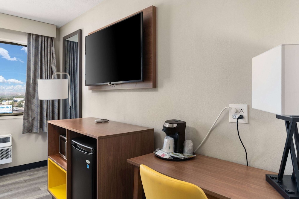 Days Inn by Wyndham Albuquerque I-25 30/50