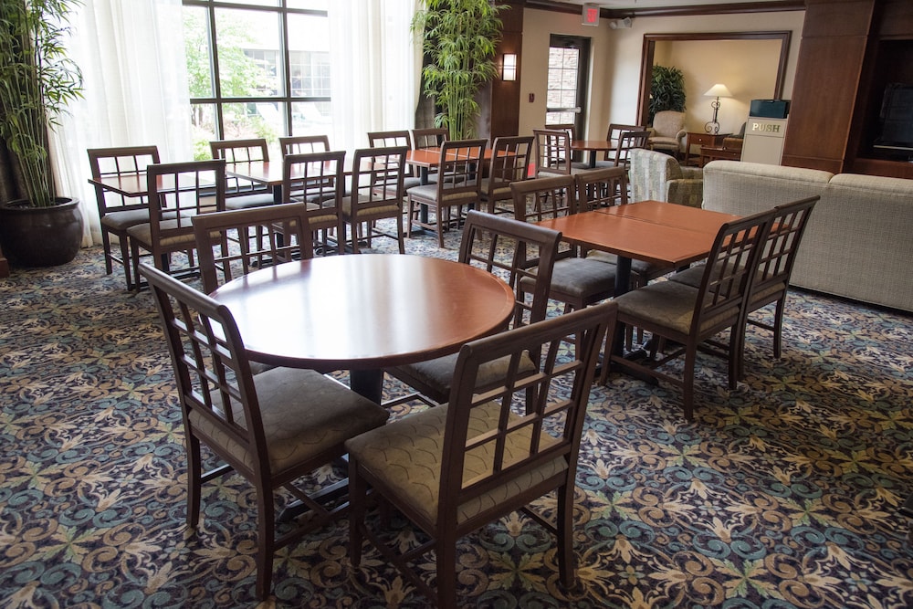 Staybridge Suites Fort Wayne 47/59