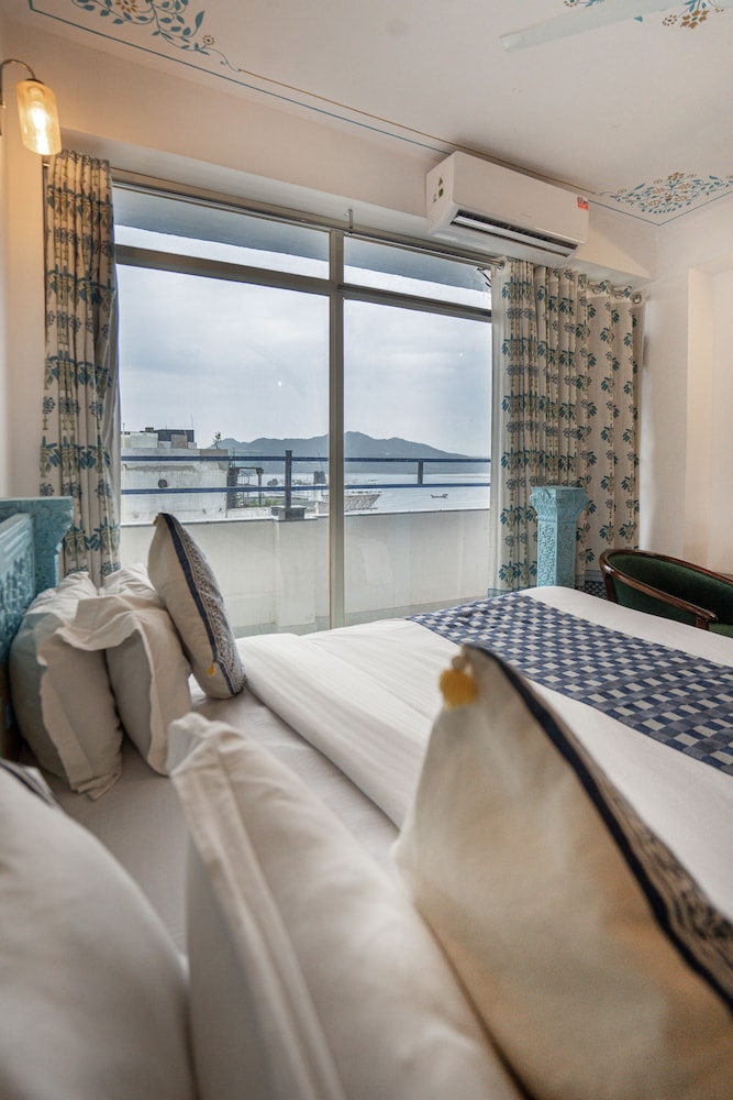 The Lake View Hotel – On Lake Pichola 16/50