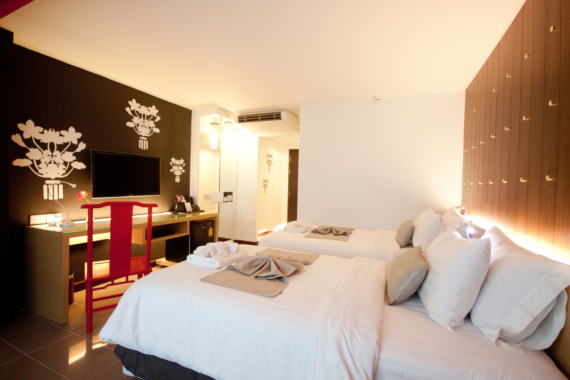 Gold, Studio, King Bed