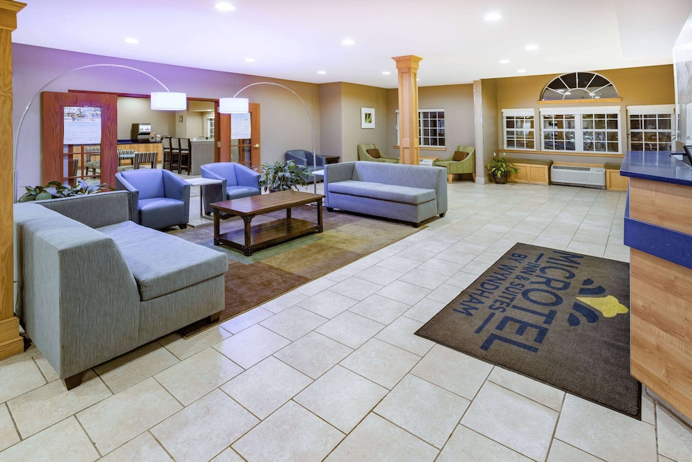 Microtel Inn & Suites By Wyndham Johnstown 26/37