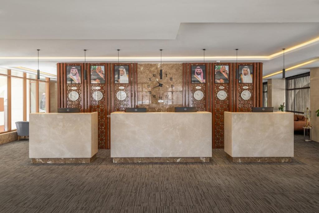 Lobby at Taiba Front Hotel Ex Elaf Al Majeedi, MADINAH