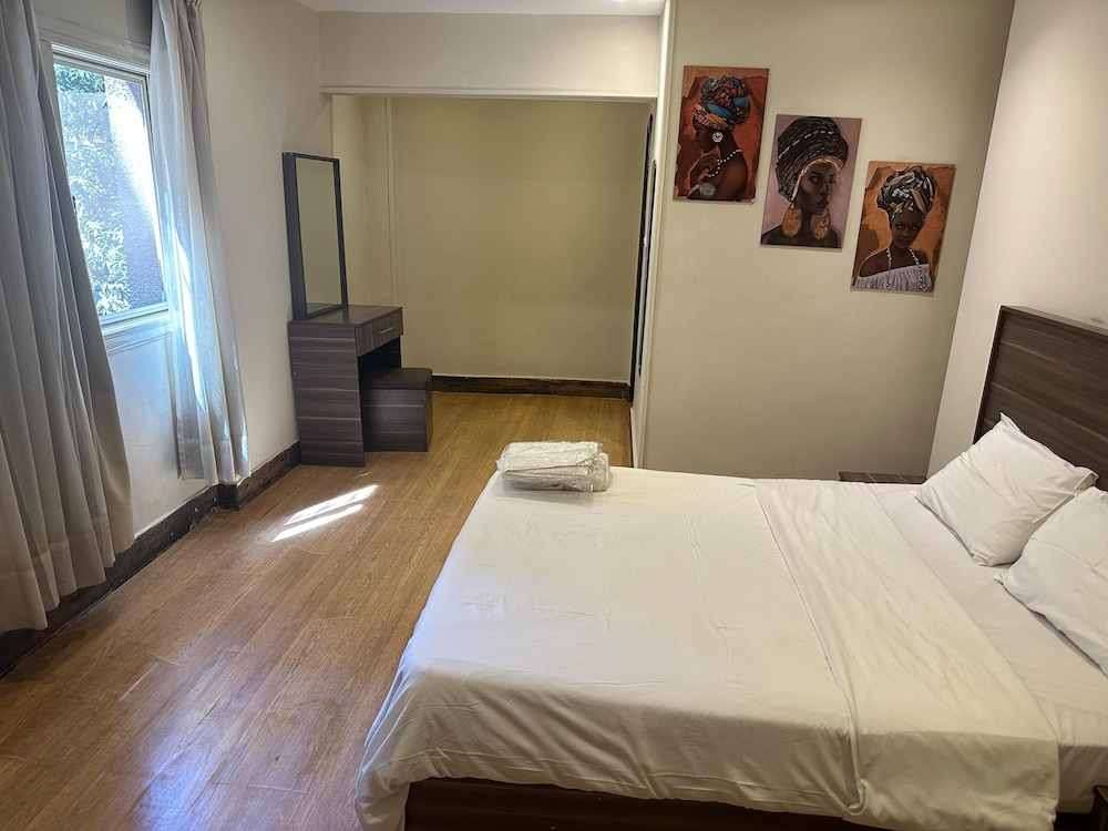 GRAND, SUITE, CITY VIEW