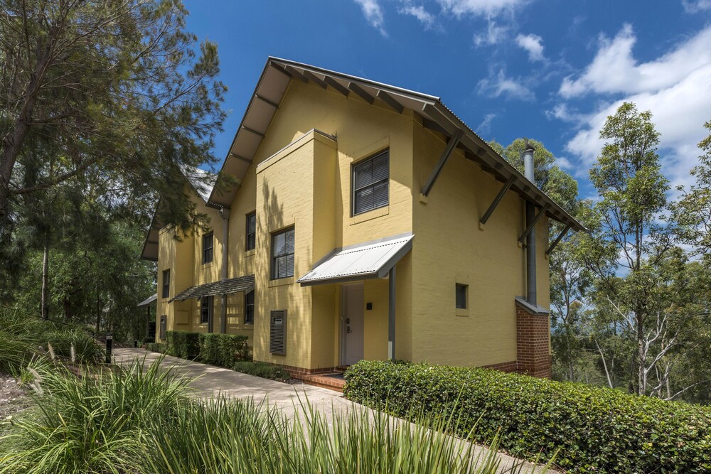 Avani Cypress Lakes Resort 2/50