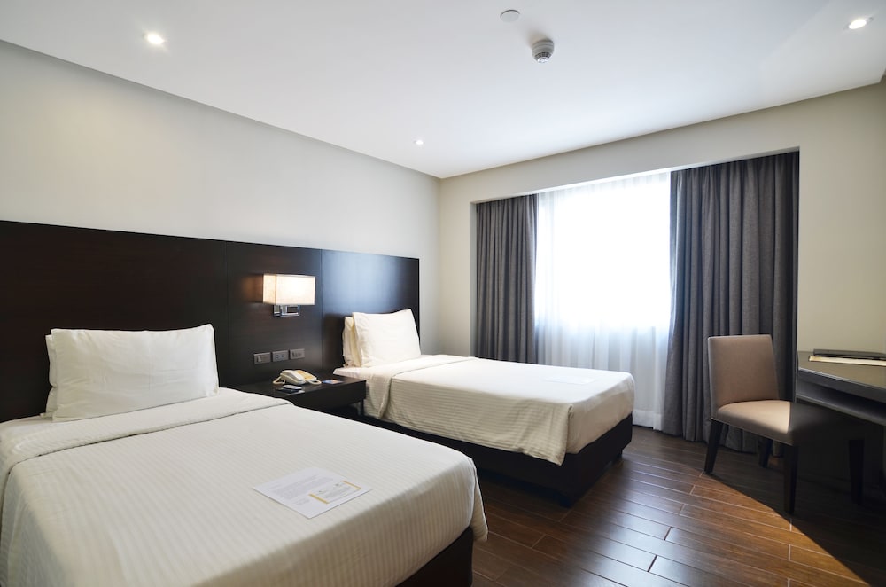 DELUXE, TWIN BEDS