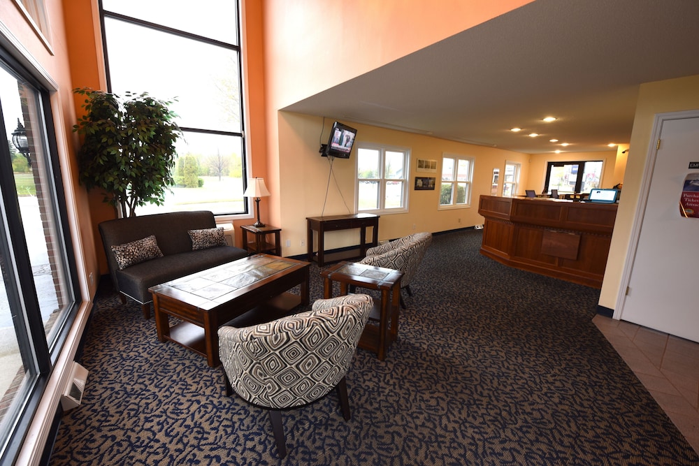 Days Inn By Wyndham Mackinaw City - Lakeview 23/28
