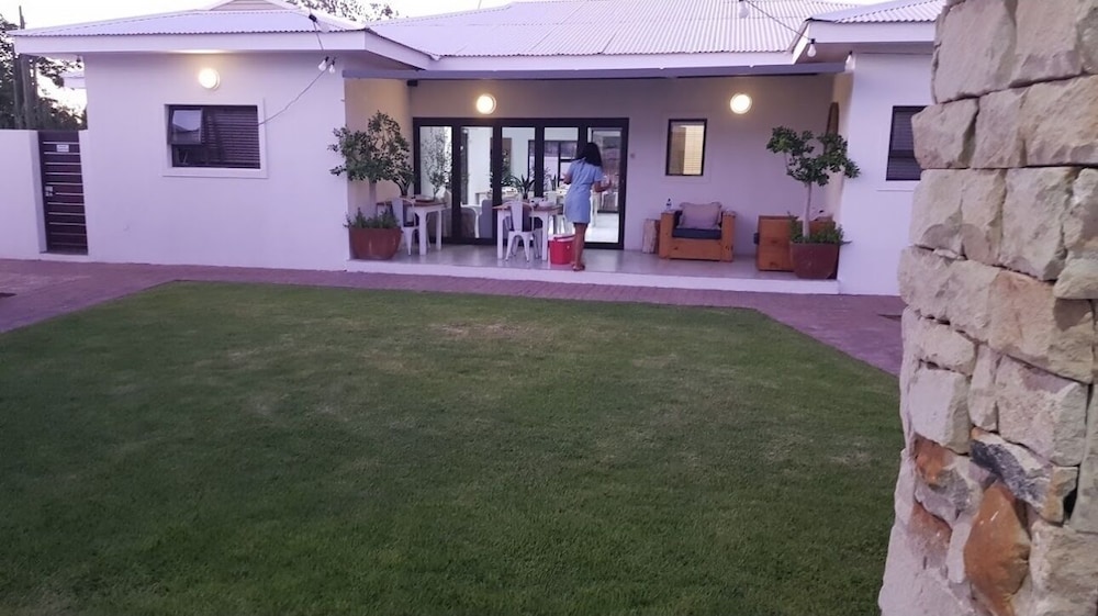 The Maxton Boutique Hotel 41/45
