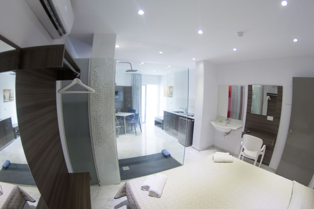 Rio Gardens Hotel Apartments 20/21