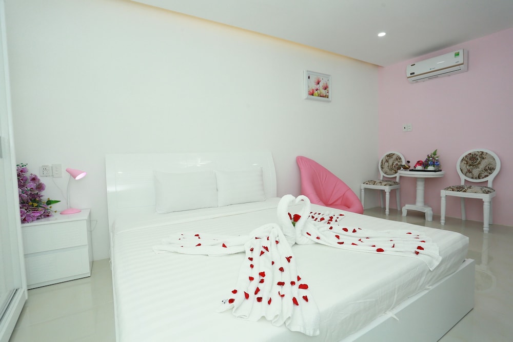 Valentine Hotel 25/50