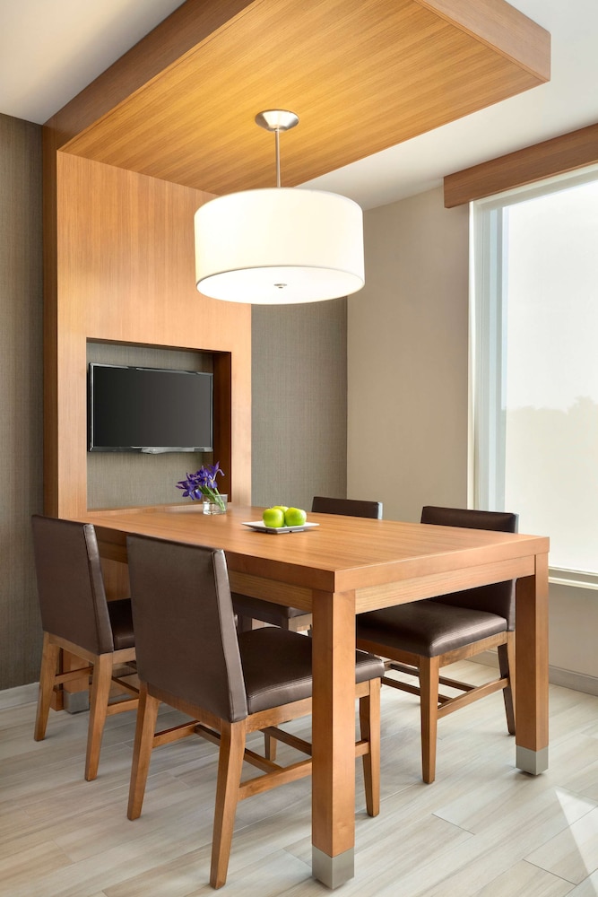 Hyatt Place Vacaville 56/62