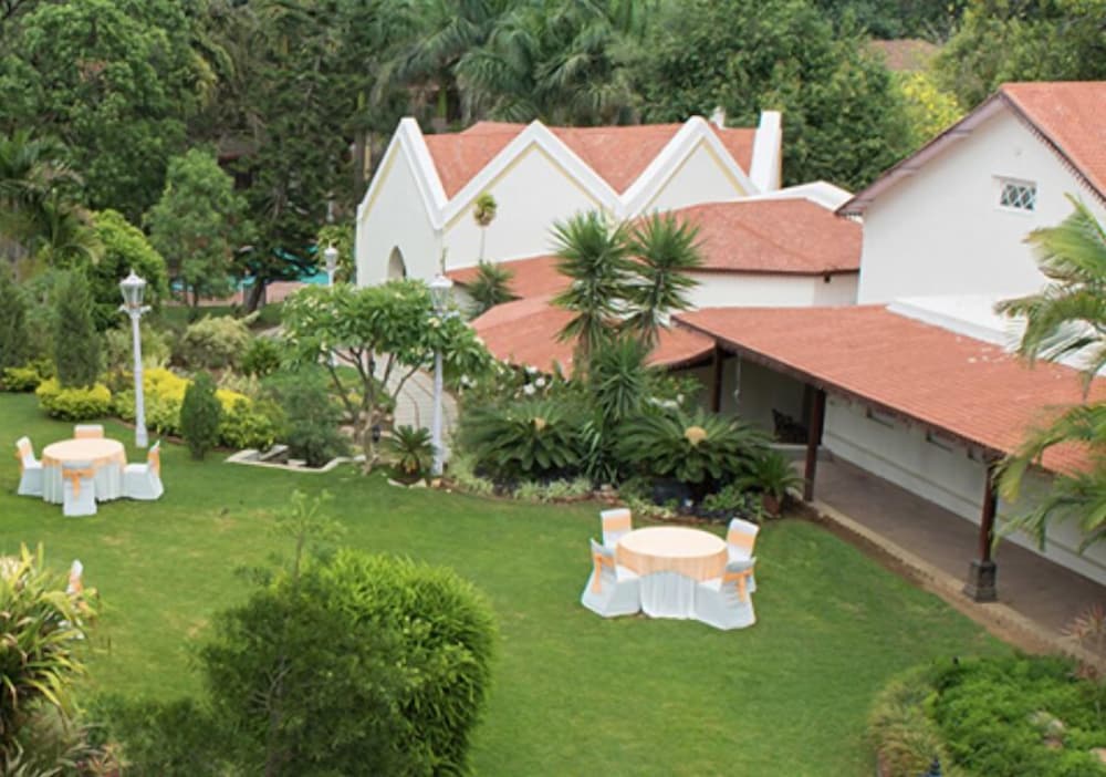CAMA RAJPUTANA CLUB RESORT 14/17