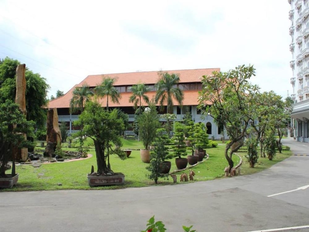 Saigon Park Resort 4/50