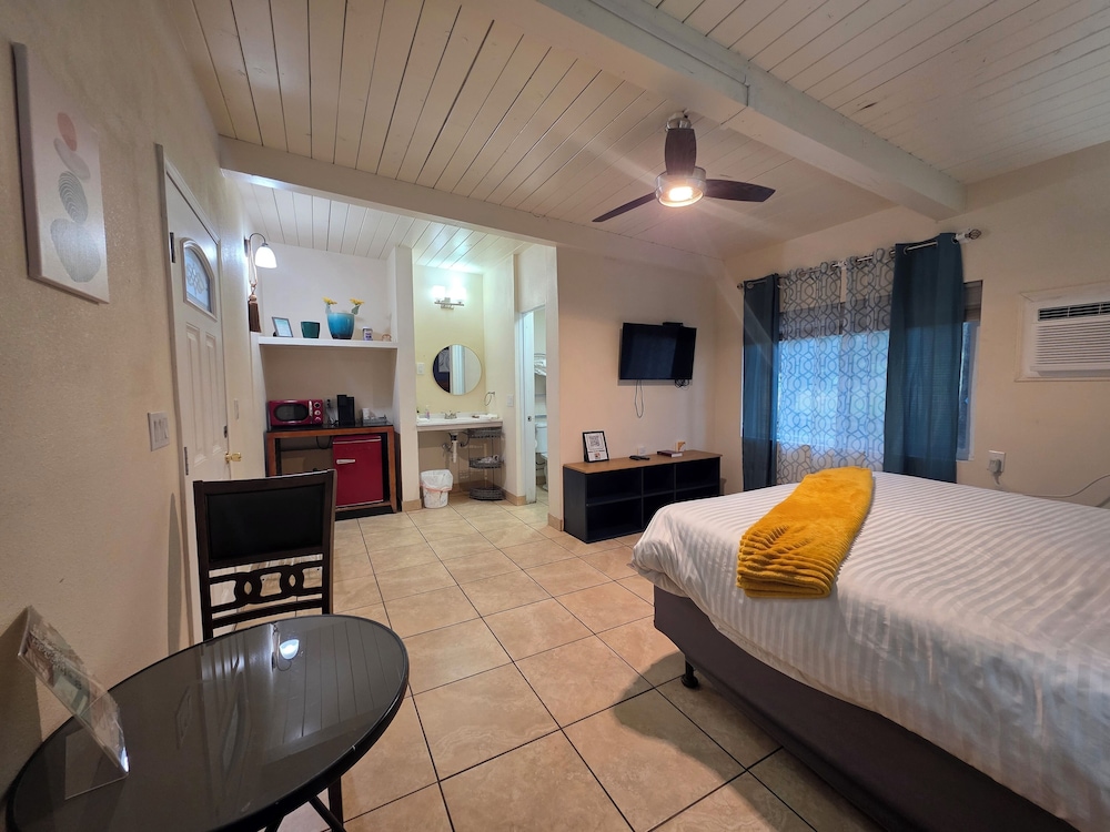 Signature, King Bed, Pet Friendly