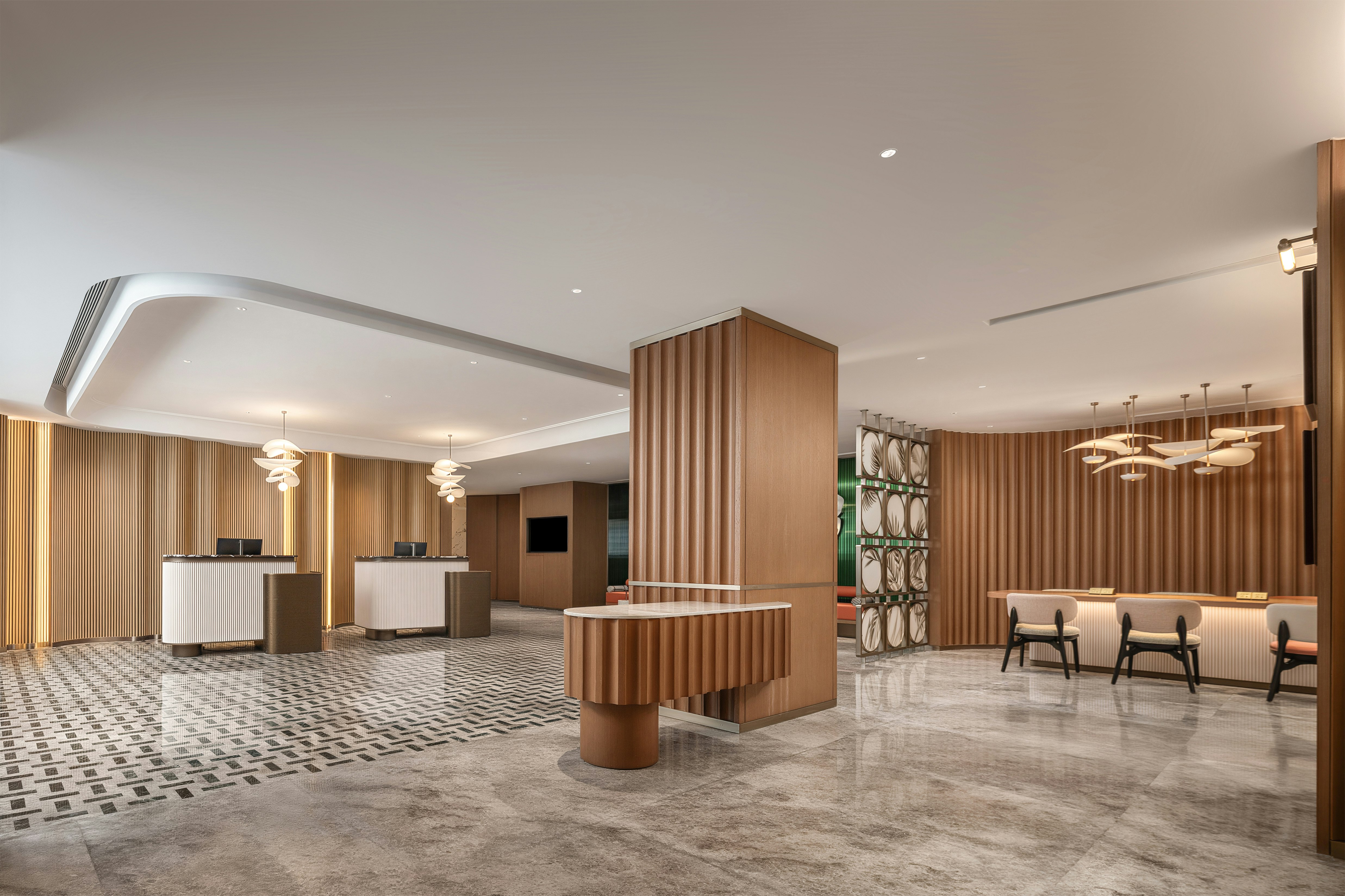 Hilton Garden Inn Shenzhen Luohu Port 24/32