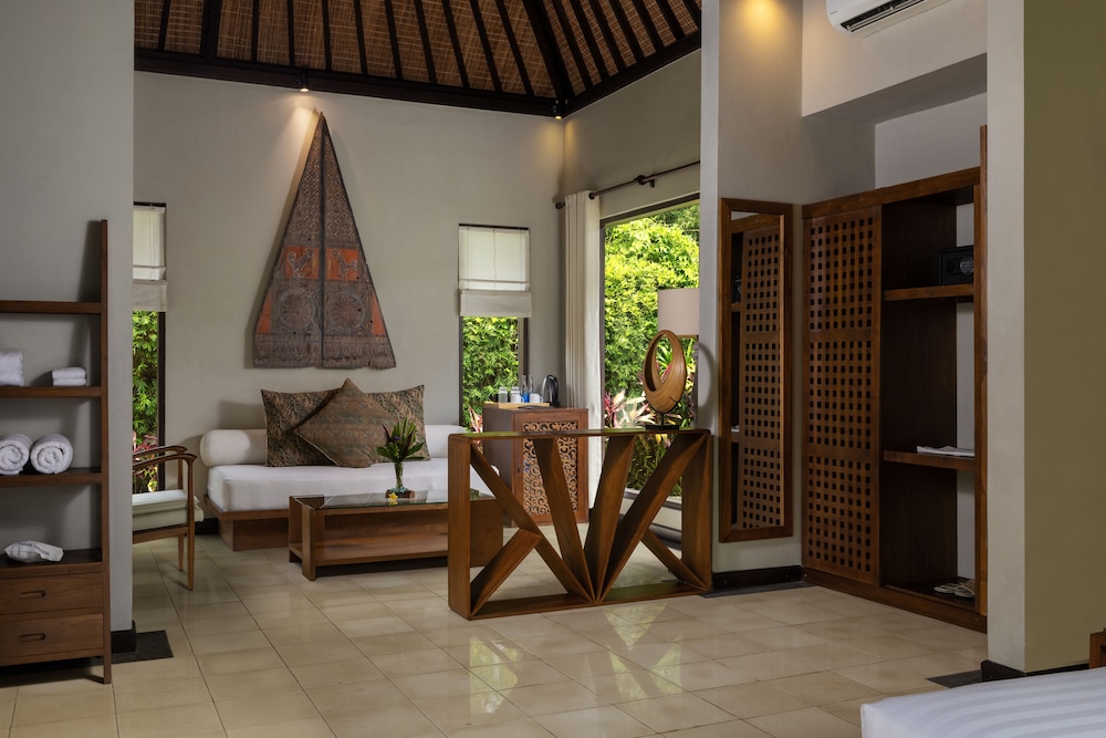 Suara Air Luxury Villa Ubud 35/50