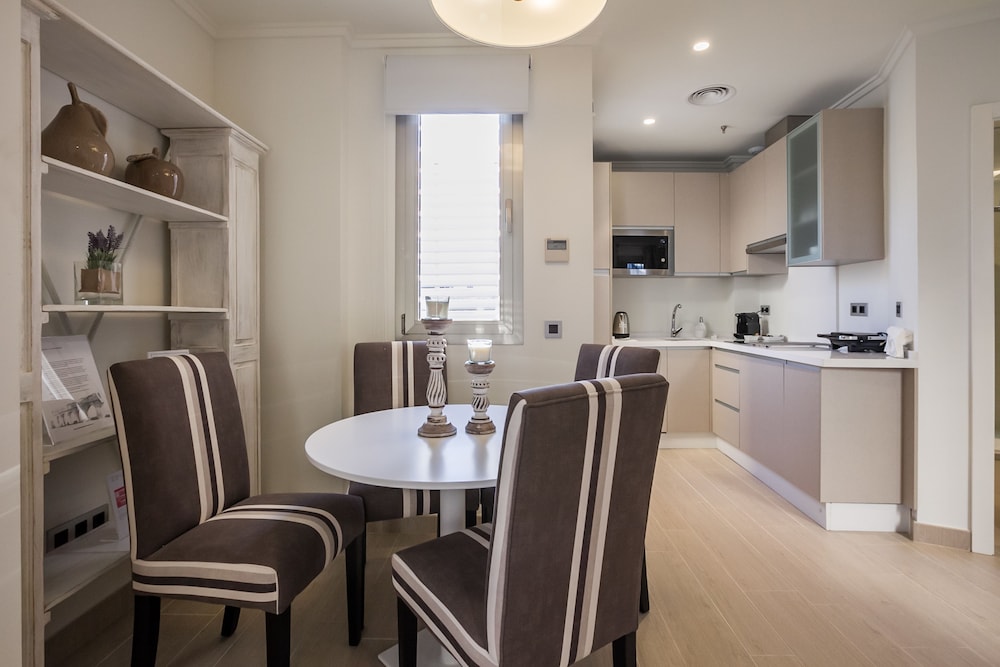 Welldone Cathedral Suites 33/50