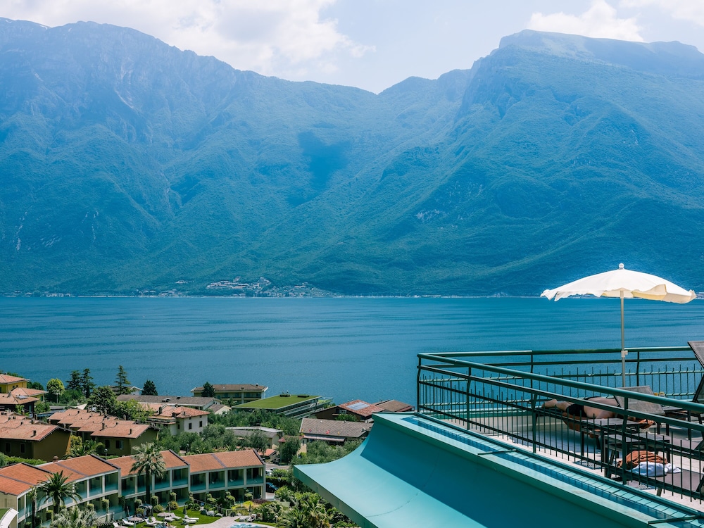 Hotel Cristina 47/50