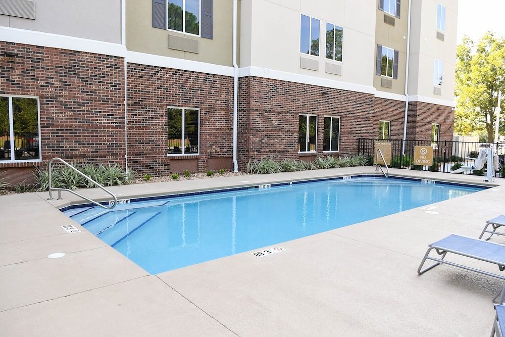 CANDLEWOOD SUITES VALDOSTA MALL 23/37