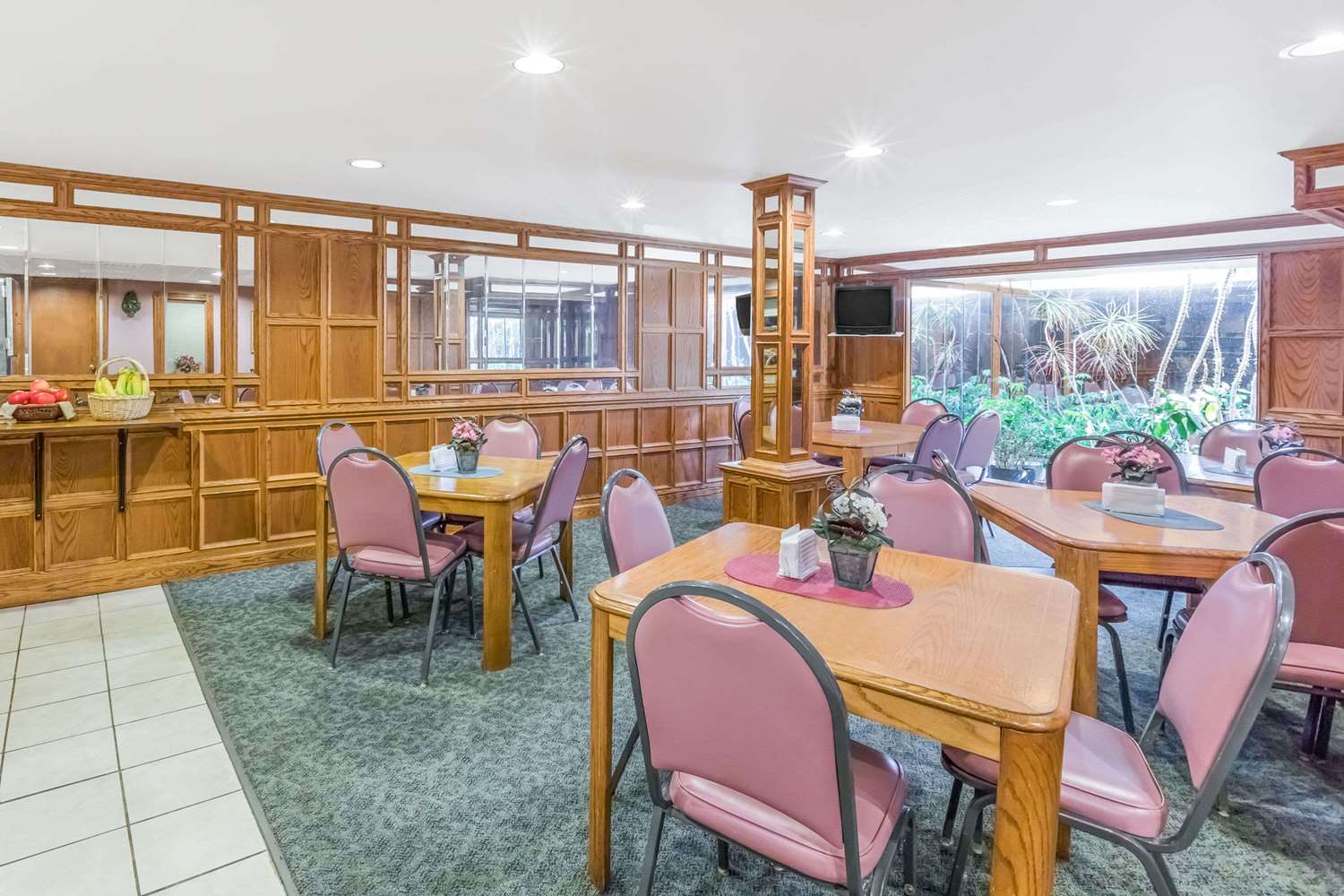 Knights Inn And Suites South Sioux City 5/7