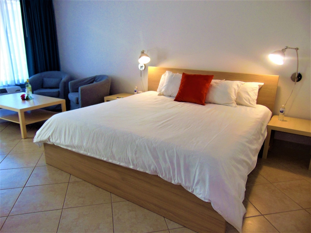 Dolphin Key Resort 8/50