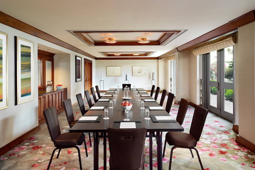Salamander Washington DC (ex Mandarin Oriental Washington DC) 61/69