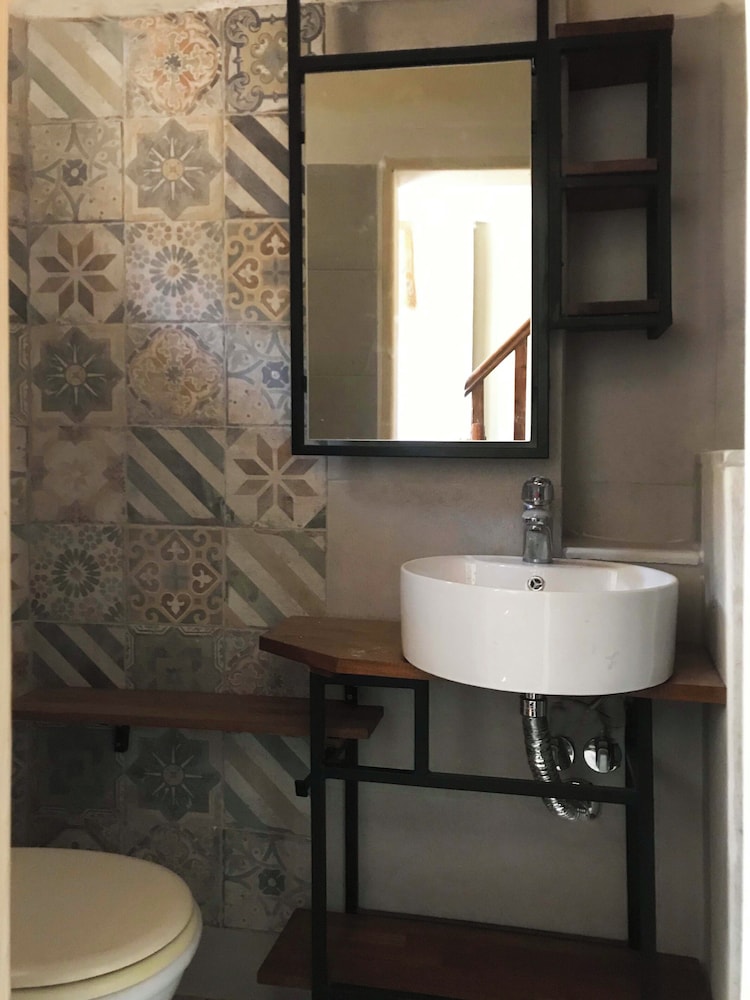 Psamathous Guest House 30/34