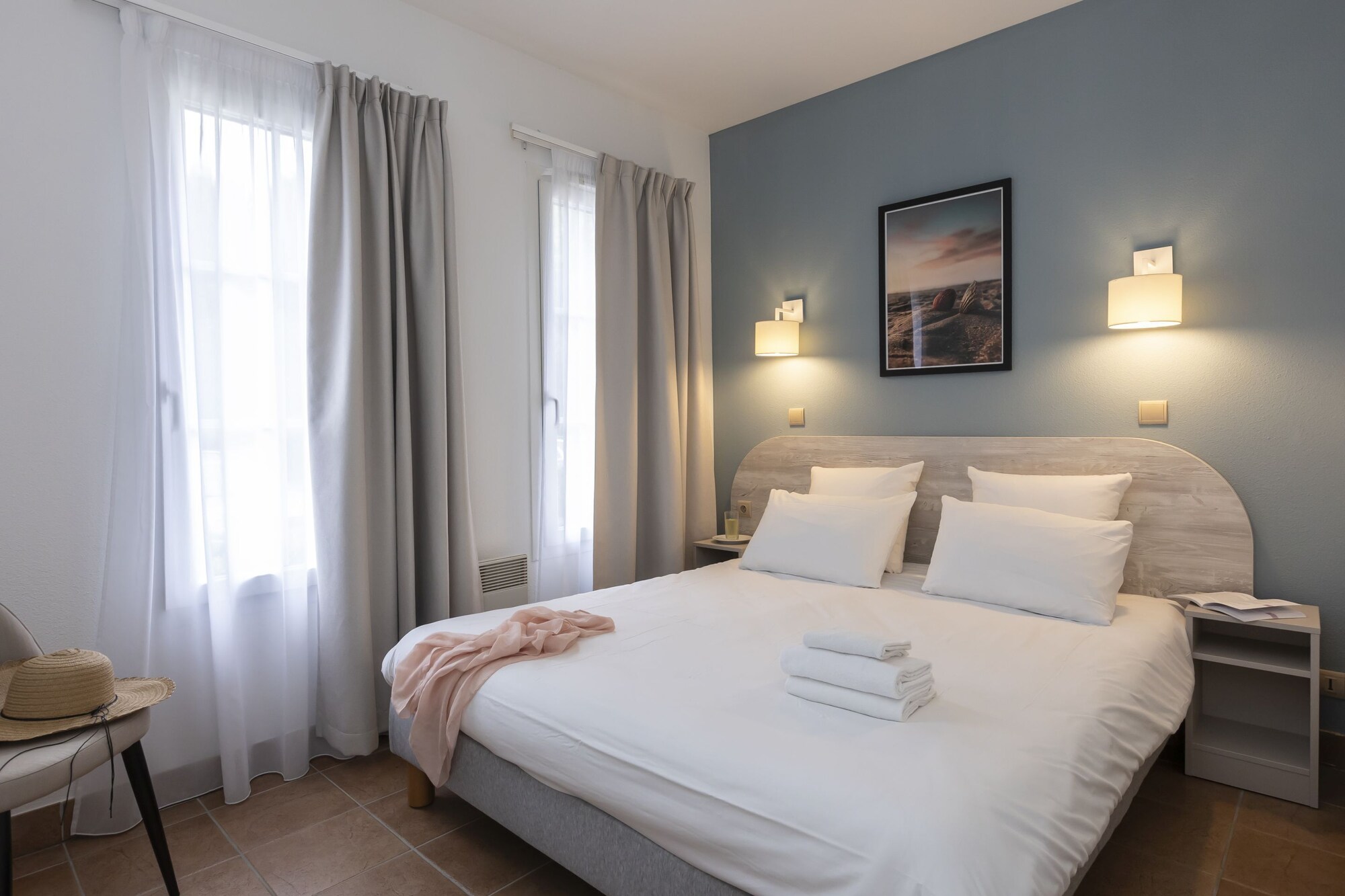 2 BEDROOMS, APARTMENT