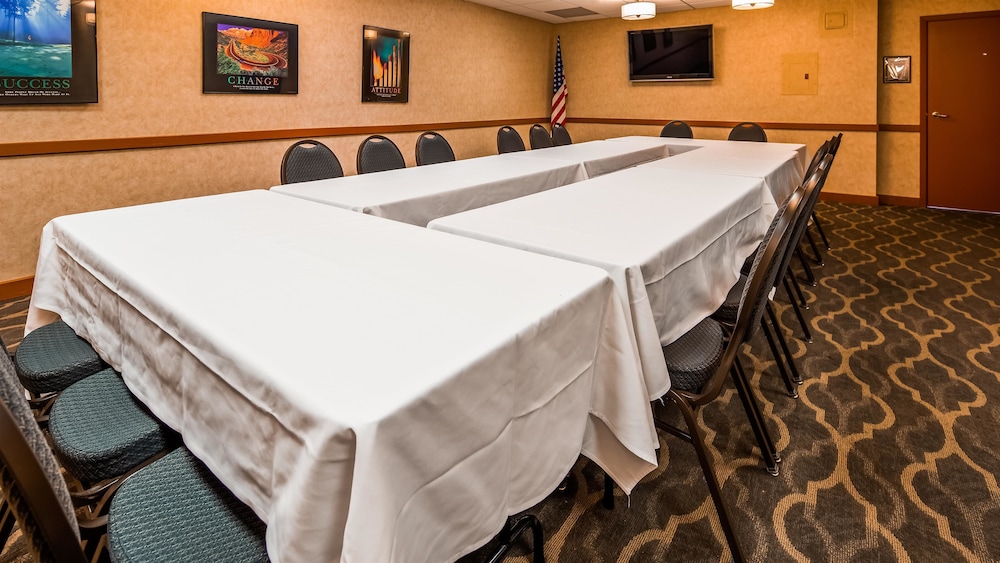 Best Western State Fair Inn 23/28