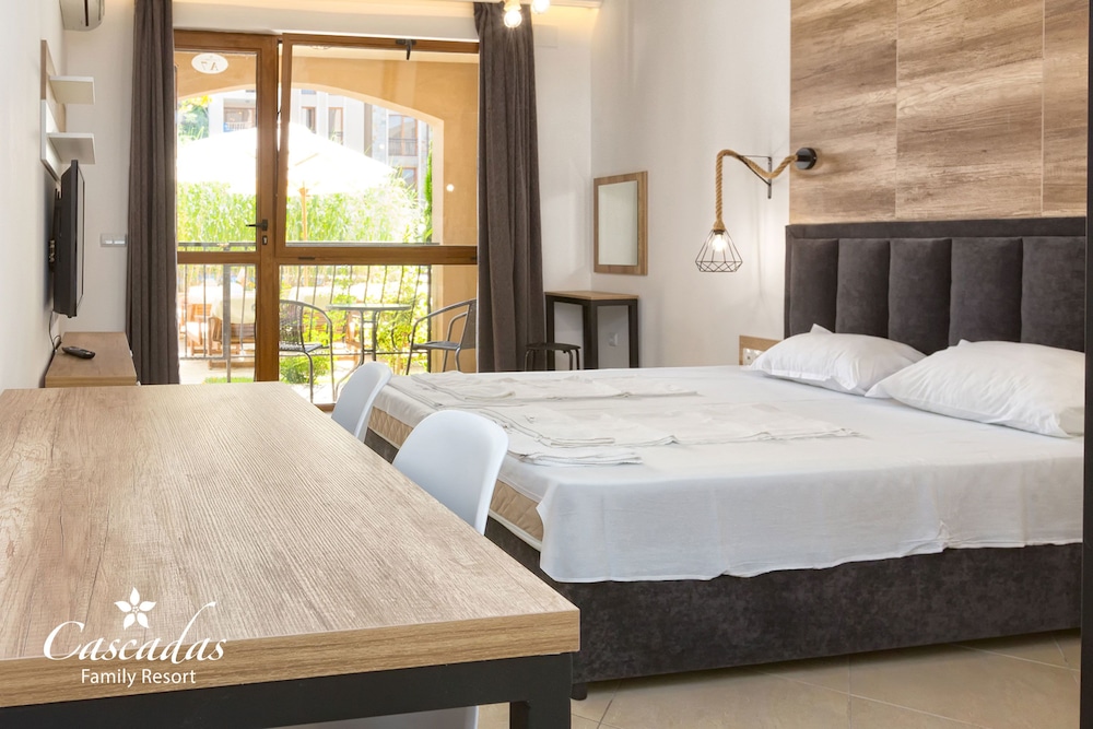 Cascadas Family Resort 23/84