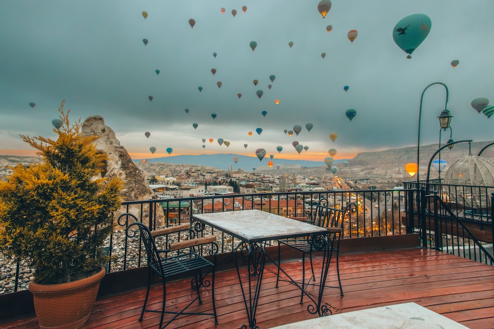 Bedrock Cave Hotel 31/50
