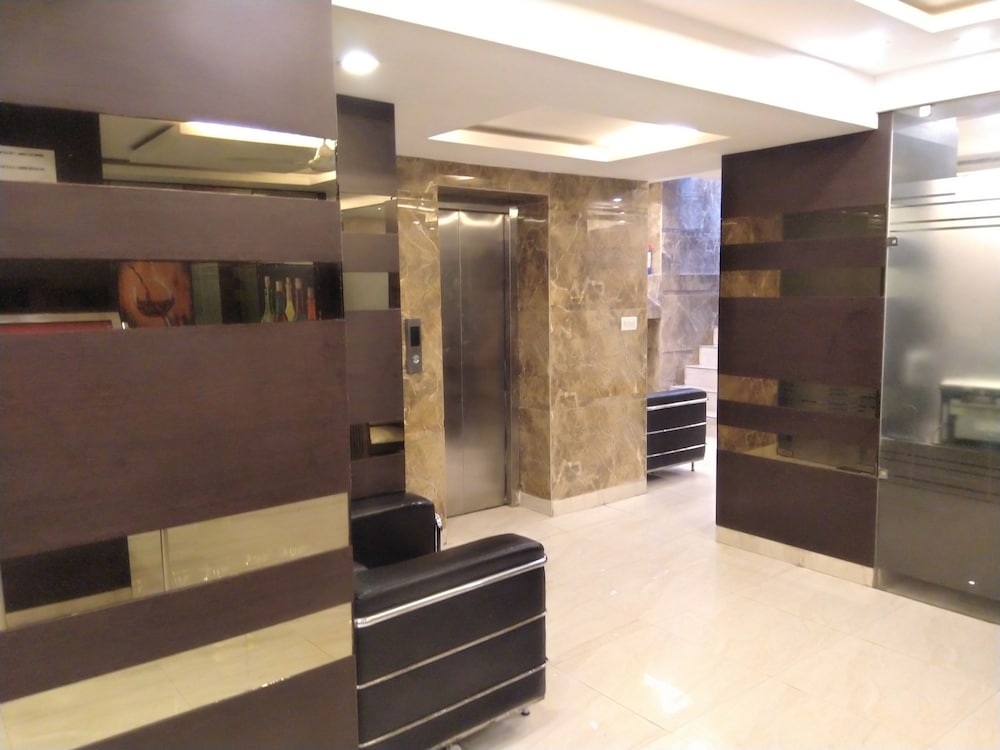 Arihant Inn 5/53